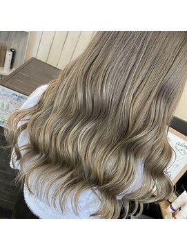 リヴァイアール(rewaiaul) やわらかハイトーンベージュ！！