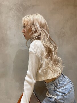 サヴィー(suvvy) ホワイトブロンド