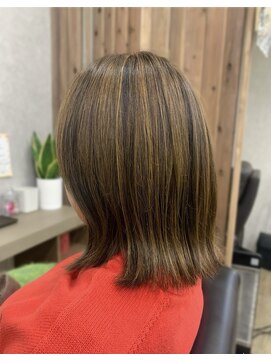 インフォーマル(Informal) 外ハネ/ミディアム/ハイライト/ローライト