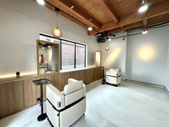 ソードリーフ 久宝寺店(swordlief)の写真/移動なしで施術OK◎高級チェアで忙しい毎日を忘れてゆったりとしたサロンタイムをお過ごしください♪