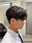 毛流れセンターパートニュアンスパーマカルマヘアメンズパーマ