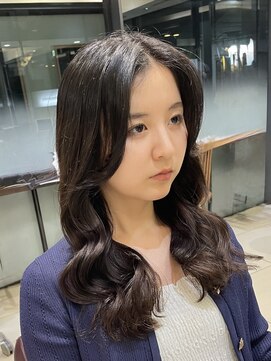 アメリ バイ アピッシュ(Amelie by apish) コテ巻き風パーマ韓国風パーマロングパーマ前髪パーマ