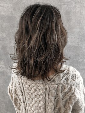 イール(iIIL) 【iIIL hair lounge】ラフウェーブ無造作レイヤー