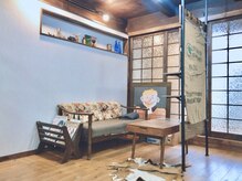 イメ(ime.)の雰囲気（お連れ様も待ち合いでゆったりと過ごしていただけます）