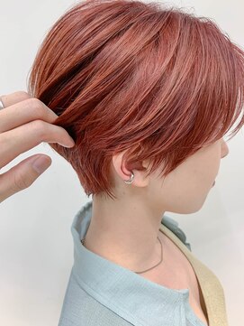 テトヘアー(teto hair) ピンクベージュ、ハンサムショート、前下がり