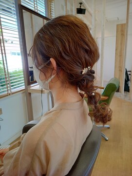 ニージ(Ni-ji) ふわふわローポニー