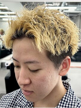 レボ 神宮寺店(Revo) スパイキーショート