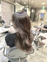 アンダーバーホワイト(_WHITE)&nbsp;レイヤーカット　お顔周りカット透明感カラー韓国ヘア