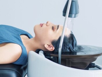 リブヘアー(live hair)の写真/【最新のメニュー取扱いあり】美しい髪は健康的な土台から＊リラクゼーション効果のある頭浸浴がオススメ◎