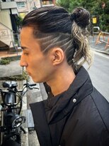 ビンゴ(BINGO)&nbsp;1998黒髪ハイライトメッシュ刈り上げバリカンアートマンバンヘア