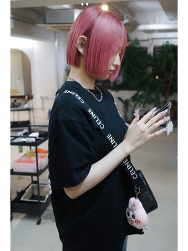 フェイヴィーズ(FavyS) 色落ちも綺麗なピンクパープルミニボブ