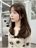 透明感チョコレートカラーミディアムレイヤー顔周りカット表参道