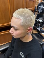 ミリオンバックス 神田店(Million Bucks)&nbsp;クロップ/バズカット/ブリーチ　<理容室>[メンズ/床屋/神田]