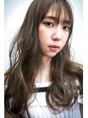ルーズな外国人風ウェーブと透けバング