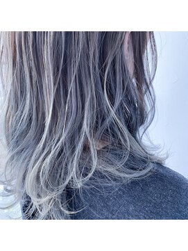 テクライズ 豊橋店(TECHRISE) グレーシルバー×グラデーション