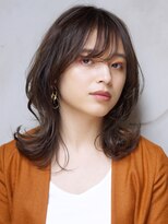 ラダ(Lada)&nbsp;くびれミディ×ウルフレイヤー×透明感カラー