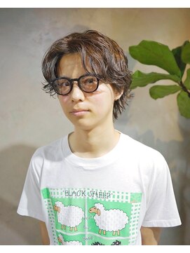 キュー(Cue_) 外国人風スパイラル無造作センターパートパーマ 3 【影山】