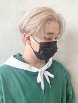 ジーナ 北千住ミルディス通り(Zina)&nbsp;ホワイトミルクティー＊センターパート【Zina北千住ミルディス】