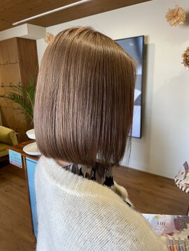 ソレイユ シンサカエ(SOLEIL SHINSAKAE) 切りっぱなしボブ/ミルクティーベージュ