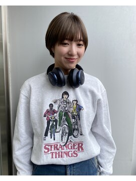 エアー 青山(AIR) 丸みショート前下がりセンターパートハンサムくびれショート