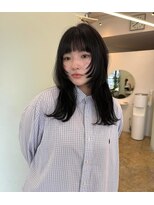 ユー(yew)&nbsp;ロングレイヤー／顔周りレイヤー／ハイレイヤー