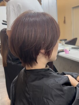 アンダーバーホワイト 広島 並木店(_WHITE) 前下がりショートボブ