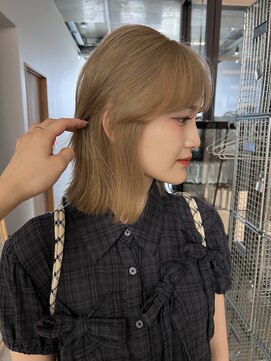 ベージュカラー