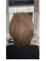 ミスエッセンス(MISS ESSENCE)&nbsp;明るい似合わせ白髪ぼかしカラー/ミスエッセンス山田