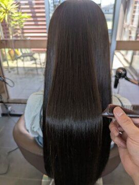 ヘアサロン フラット(Hair salon flat) 艶とツルサラの手触りを実感できる縮毛矯正