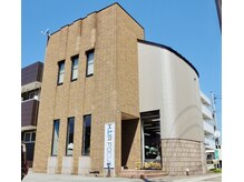 ヘアーフォーカスの雰囲気（駐車場5台分のスペースあります！1番から6番に駐車お願いします）