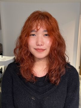 ナループロアポンテ(Nalu pu loa PONTE) ロングレイヤーパーマオレンジベージュブリーチなしダブルカラー