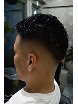チルチェア 池袋(CHILL CHAIR)&nbsp;IRON PERM×SKIN FADE〈池袋/バーバー/理容室〉