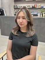 ヘイリー(HAILEY)&nbsp;立体感ハイライトカラー×フェイスフレーミング