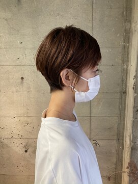 オッソ(OSSO) シークレットハイライト_フォギーベージュ耳かけ