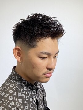 ドルクス 日本橋(Dorcus) 東京バーバー日本橋フェードアイロンパーマショートスタイル