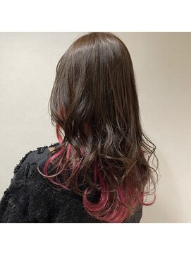 イーチ ヘアーアンドトータルビューティ(each hair&total beauty) インナーピンクカラー 《久保木真緒》