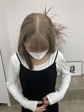 ノートエートル 西金沢(Nought etre) グレージュカラーハイトーンカラーロングヘア