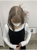グレージュカラーハイトーンカラーロングヘア