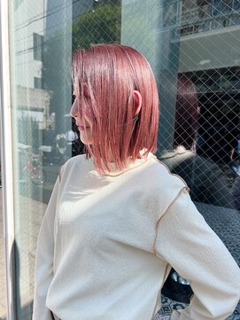 デイジードゥ(Daisy duex) ピンク グラデーションカラー　外はねボブ　天神　ハイトーン