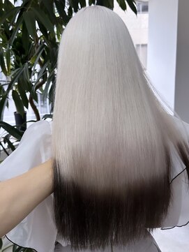 ヴェルデ(Verde) ホワイトデザイン ダブルカラー ケアブリーチ 武蔵小山