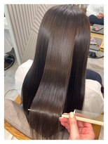 クシェル バイ リリア(kuschel by LILIA.)&nbsp;RefaVEENA付きトリートメントでサラツヤ髪に