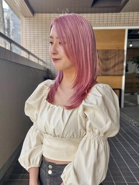 サロン シー(salon sea) salonsea とわ ハイトーンピンクカラー×セミロングレイヤー