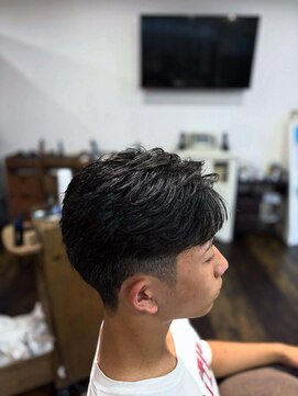 ライオンハート 長命ケ丘店(Lion Heart) オールバック風フェザーショート