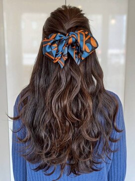 ジュリアンマーラ(Julien Mara) 袴ヘアセット/ハーフアップ/スカーフアレンジ/お呼ばれヘア