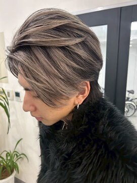 メンズサロン キング 高槻店(Men’s salon K!ng) フェザーショートアップバングセンターパートメンズハイライト