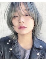 ダメージ93%減の《ケアブリーチ》で染めるブルーカラー&ウルフ