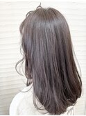 ピンクグレージュの顔周りレイヤースタイル