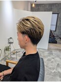 センターパート束感ツーブロック刈り上げ