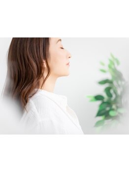 いつまでもキレイでいたい大人女性にオススメ！一人ひとりの髪の悩みに寄り添った施術で理想のスタイルへ♪