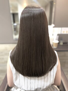 ダンディゾン ブルー 神楽坂(Dans Dix ans bleu) 【Dans Dix ans】ヘルシーなのに色っぽいを引き出すツヤカラー